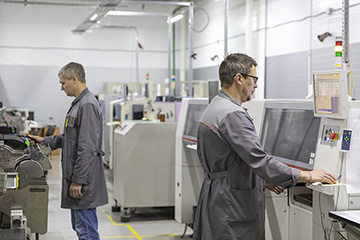 Безопасность производства: микросотовая связь и мониторинг персонала для промышленных предприятий