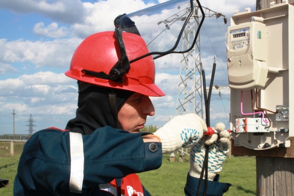 «Ленэнерго» отремонтировало почти 2,5 тыс. км линий электропередачи