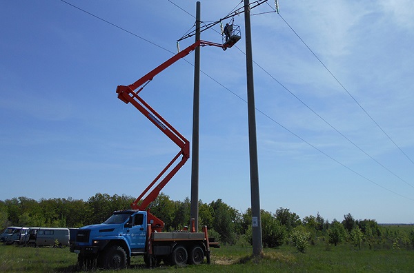 В Саратовской области ремонтируют ВЛ 110 кВ Песчаный Умет-2 – Баланда