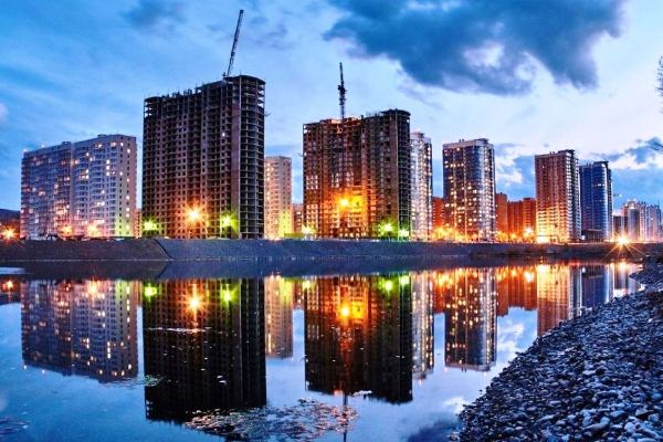 Застройщик «Белые росы» в Красноярске незаконно подключил к теплосети строящиеся дома 