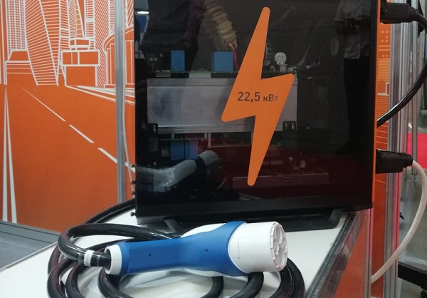 Столичный производитель электроники презентовал новую модель быстрой зарядки для электромобилей