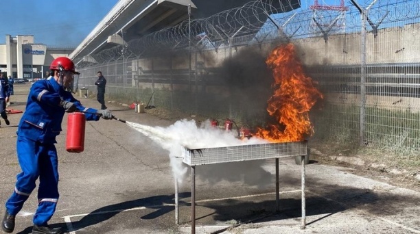 На Чебоксарской ГЭС состязались пожарные-добровольцы