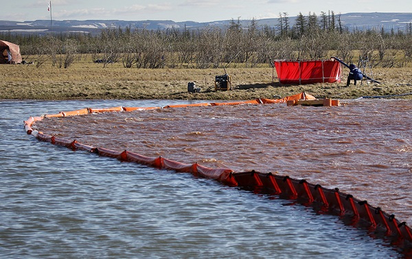 Закон о ликвидации разливов нефти вступит в силу с 1 января 2021 года