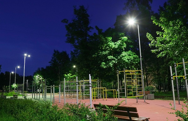 К концу 2022 года экономический эффект от замены светильников в Петербурге в 2021 году, составит 54 млн. рублей