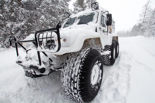 «Архэнерго» пополнило автопарк новой спецтехникой
