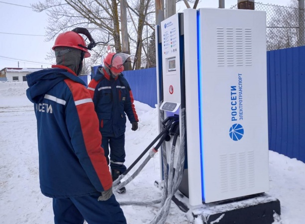 Специалисты «Россети Волга» открыли электрозарядную станцию в Пензенской области