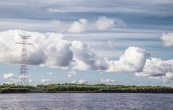 Реконструкция перехода ЛЭП через реку Иртыш повысит надежность энергоснабжения пяти населенных пунктов
