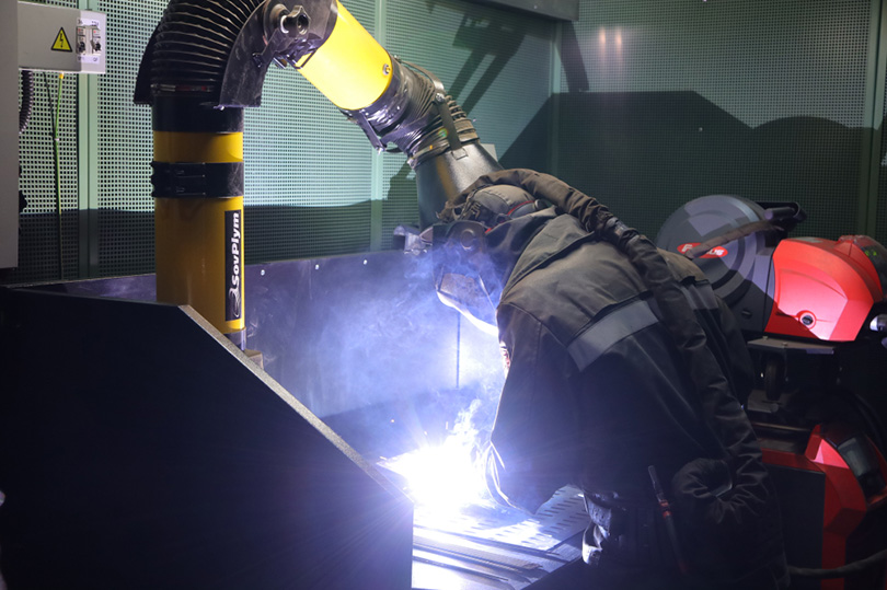 Сварщики осваивают новые навыки 