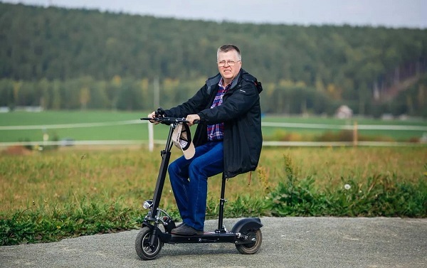 Чиновников подмосковного Чехова посадят на электросамокаты