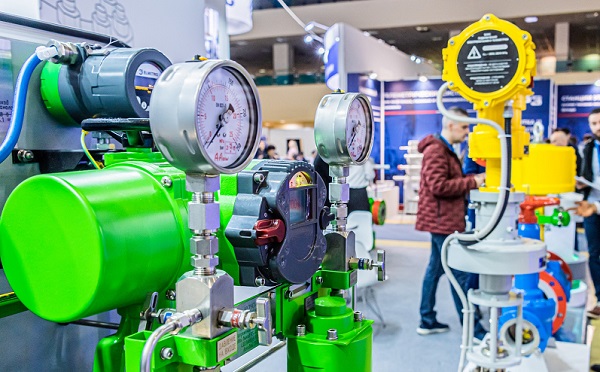 Денис Мантуров поприветствовал участников выставки «Нефтегаз-2023»