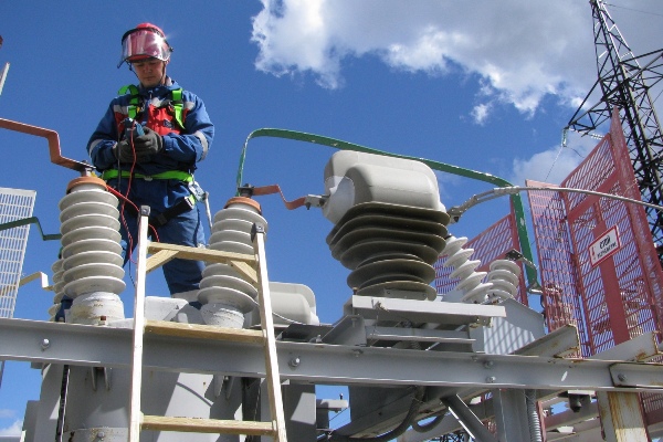 ФСК ЕЭС реконструирует в Саратове высоковольтную подстанцию нового поколения 