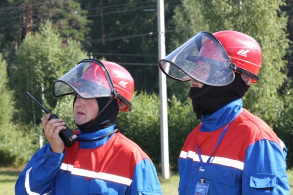 Энергетики ДРСК восстанавливают поврежденные циклоном электросети 