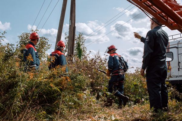 Аварийные бригады «Янтарьэнерго» условно ликвидировали массовые нарушения электроснабжения