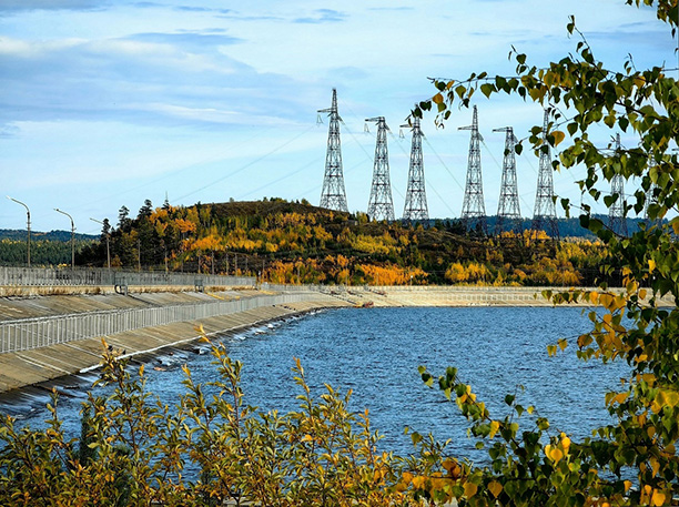 На Усть-Илимской ГЭС укрепят левобережную дамбу