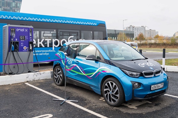 Число зарядных станций для электромобилей в РФ к 2030 году может вырасти до 150 тыс. штук