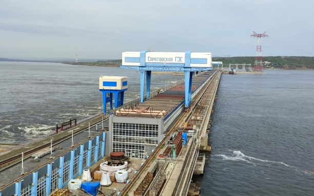 Глубинные водосбросы открыты на Саратовской ГЭС