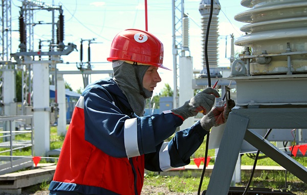 Почти 1000 нефтяников пройдут повышение квалификации на базе «Россети Тюмень» в Югре