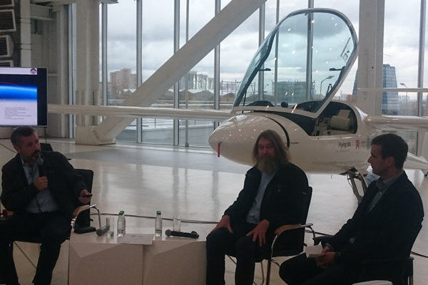 В Сколково представили первую в мире летающую лабораторию 