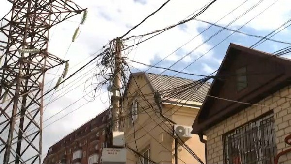 Факты незаконного размещения линий связи на опорах ЛЭП выявлены в Дагестане 