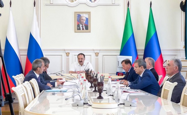 Глава Дагестана посвятил очередное заседание Оперштаба вопросам подготовки к зиме и развития ЖКХ