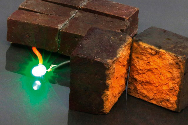 Кирпичи «засветились»