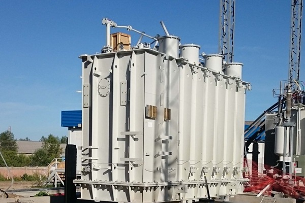 «Хабаровские электрические сети» обновят подстанции «Береговая» и «Городская» к концу 2018 года