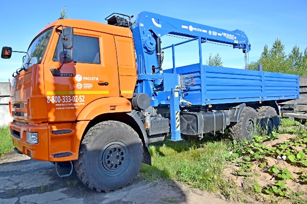 «Псковэнерго» пополнило парк спецтехники многофункциональным краном-манипулятором