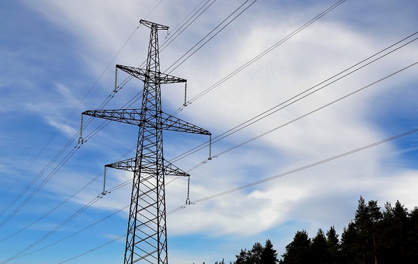 МЭС Северо-Запада выполнит ремонт 29 опор четырех ЛЭП в Санкт-Петербурге