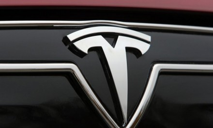 Представлены модернизированные электрокары Tesla Model S и Model X