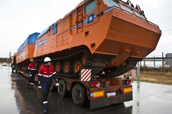 ФСК пополнила парк спецтехники на Крайнем Севере краном-транспортером