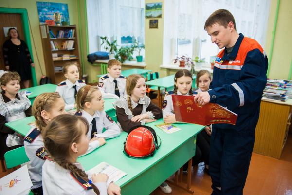 Школьники поселка Ивня приняли участие в юбилейном конкурсе Белгородэнерго