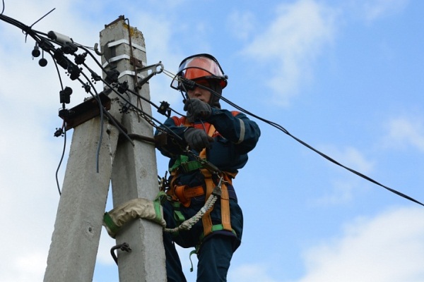 «Тулэнерго» в рамках повышения экологической безопасности меняют провода ЛЭП на СИП