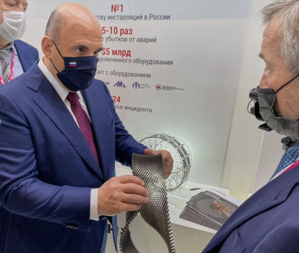 Председатель Совета директоров РОТЕК Михаил Лифшиц представил премьер-министру Михаилу Мишустину новейшие разработки в области накопителей энергии, авиа- и турбостроения