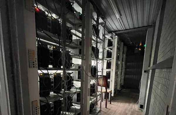 В Волоколамске вывили майнинговую ферму