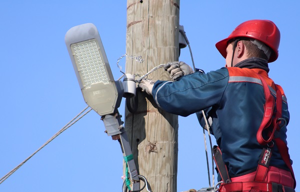 «Удмуртэнерго» модернизирует систему уличного освещения городов и поселков