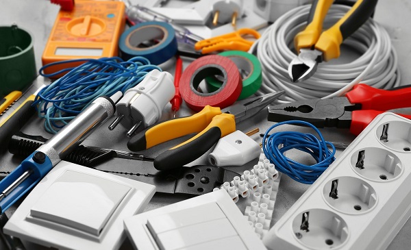 Идеальный подарок мужчине на Новый год - рюкзак, укомплектованный набором инструментов