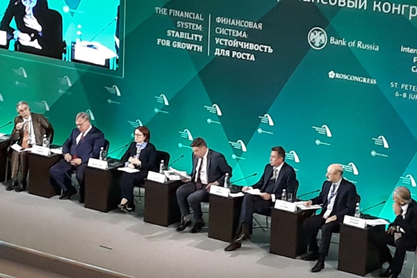 "Газпром нефть" ориентируется на тредноизвлекаемые "перспективы"