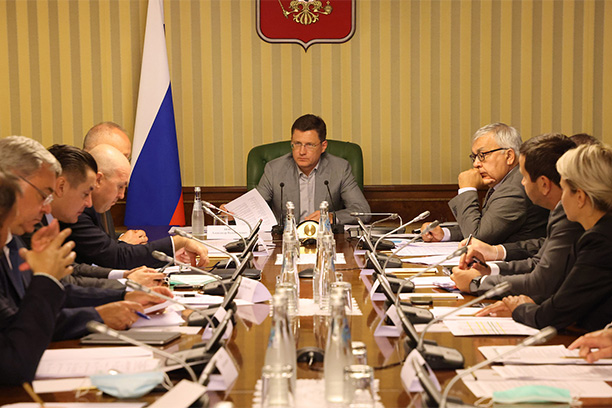 Власти и компании ТЭК выработали совместные подходы к импортозамещению на Российской энергетической неделе