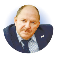 Юрий Офицеров