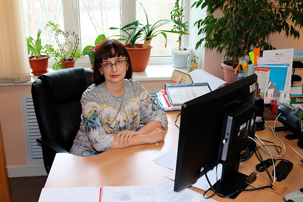 Цыганок Елена Валентиновна на рабочем месте (Жигулевская ГЭС)